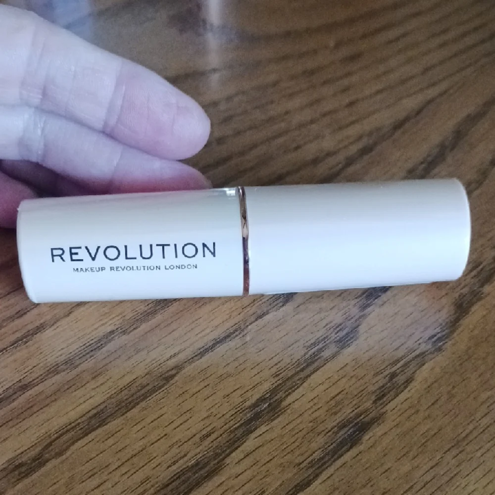 Revolution Cream Concealer Matte Finish